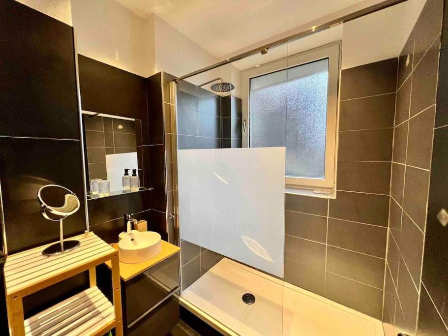 Bellevue - Grand Appartement Pour 5 Sur Les Quais De La Meuse Liège Dış mekan fotoğraf