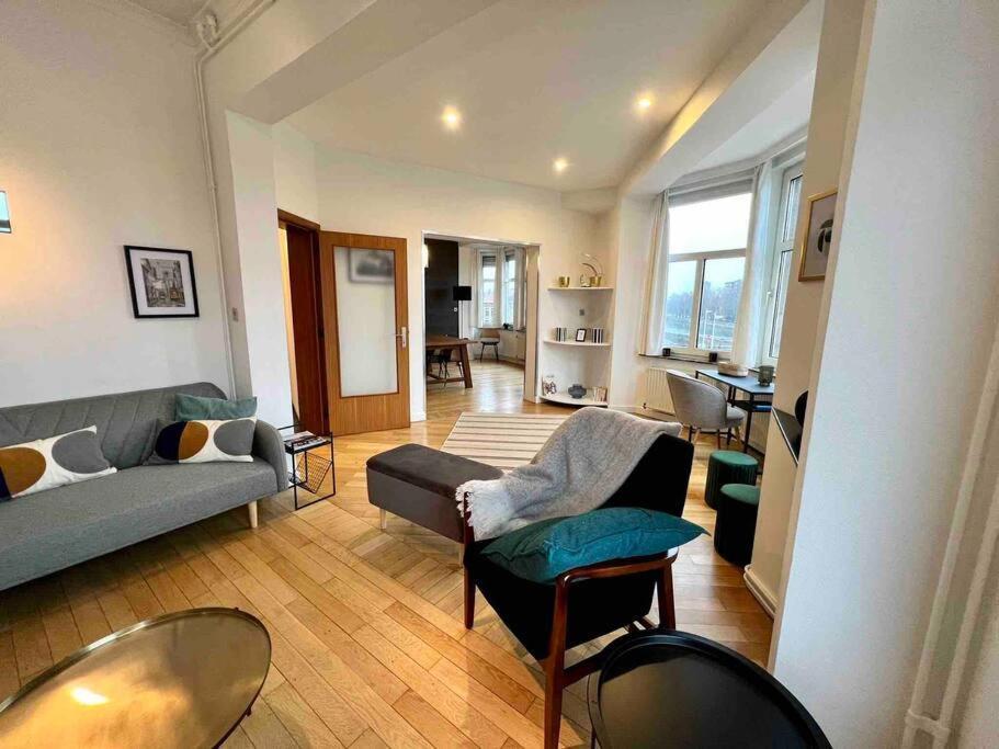 Bellevue - Grand Appartement Pour 5 Sur Les Quais De La Meuse Liège Dış mekan fotoğraf