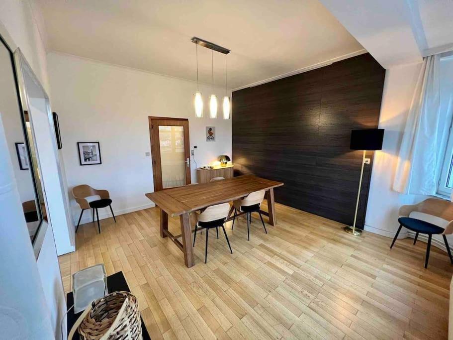 Bellevue - Grand Appartement Pour 5 Sur Les Quais De La Meuse Liège Dış mekan fotoğraf