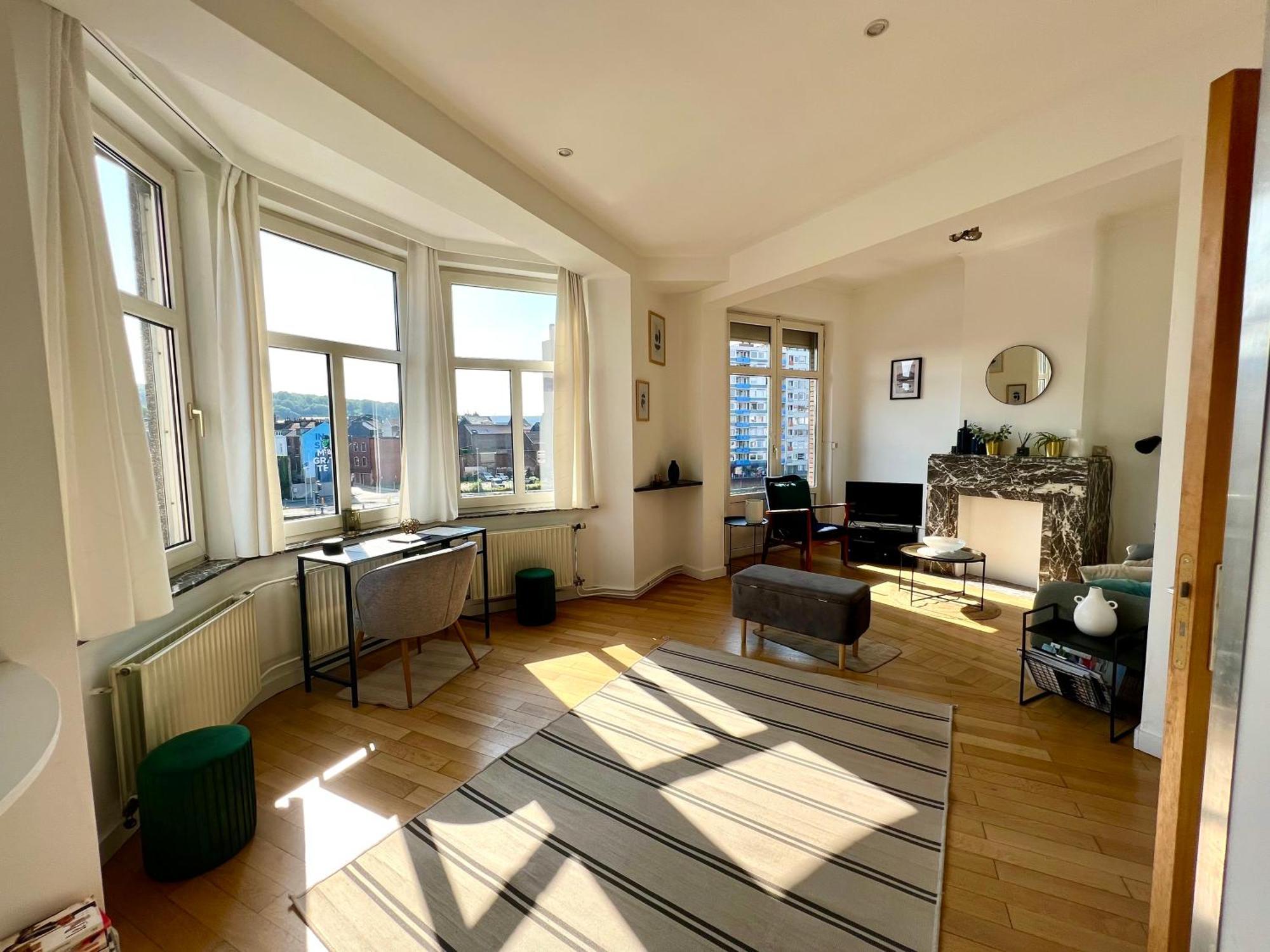 Bellevue - Grand Appartement Pour 5 Sur Les Quais De La Meuse Liège Dış mekan fotoğraf